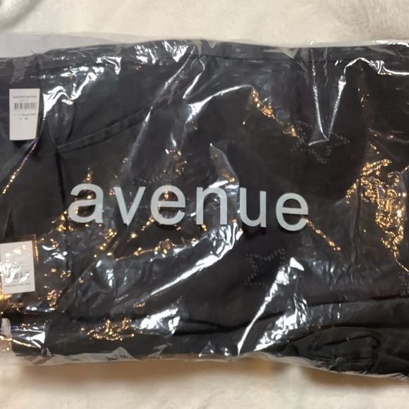 Avenue Elastic Waistband Black Star Embellished Stretch Crop Jean (JN03.5) - Picture 10 of 12